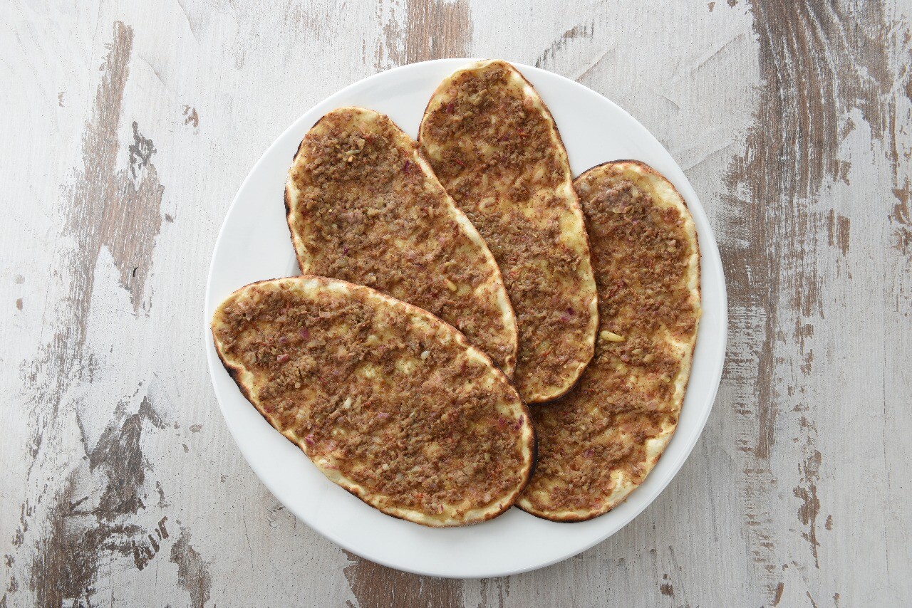 Nar ekşili lahmacun